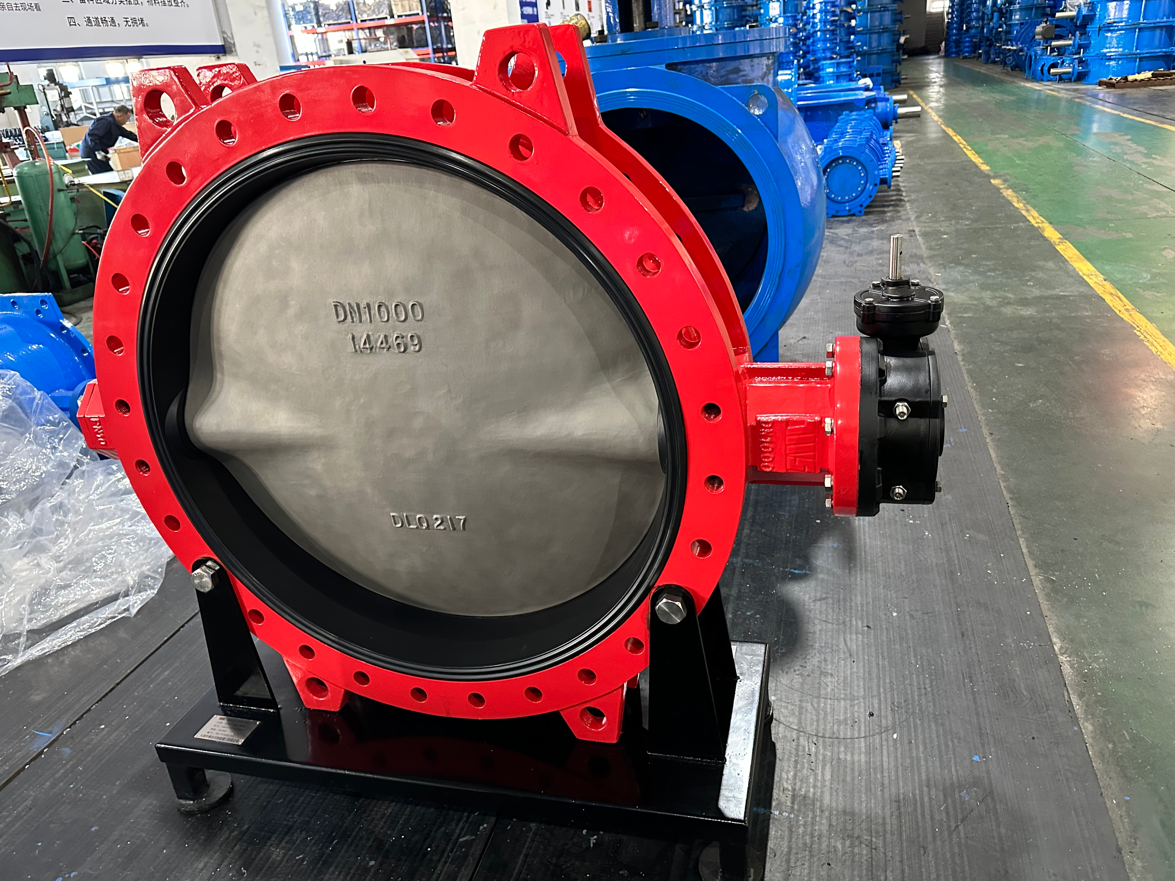 Duplex stainless steel plate